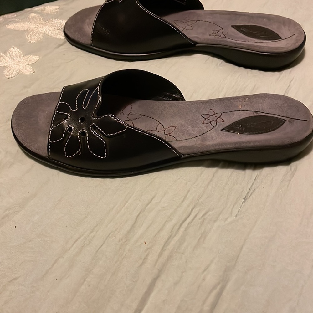 Sandals - Picture 8 of 8